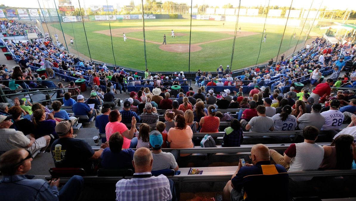 Great Falls Voyagers vs. Billings Mustangs