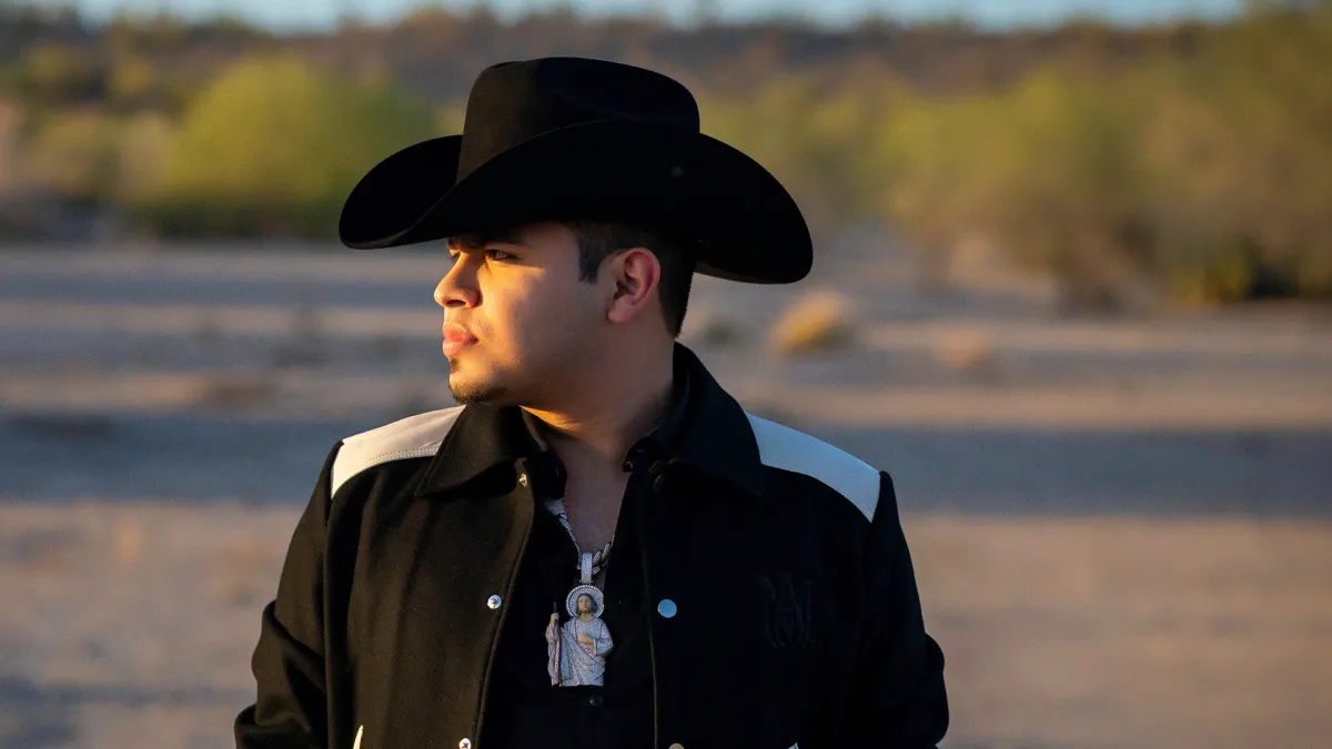 Tito Torbellino Jr, Adriel Favela in Elizabeth