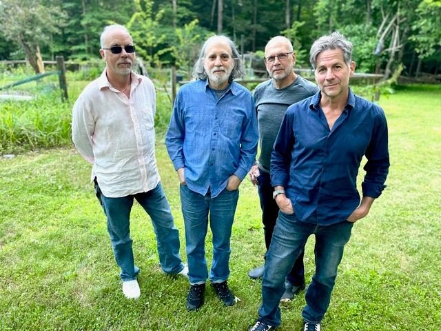 Bossa Blue - Salon Stage