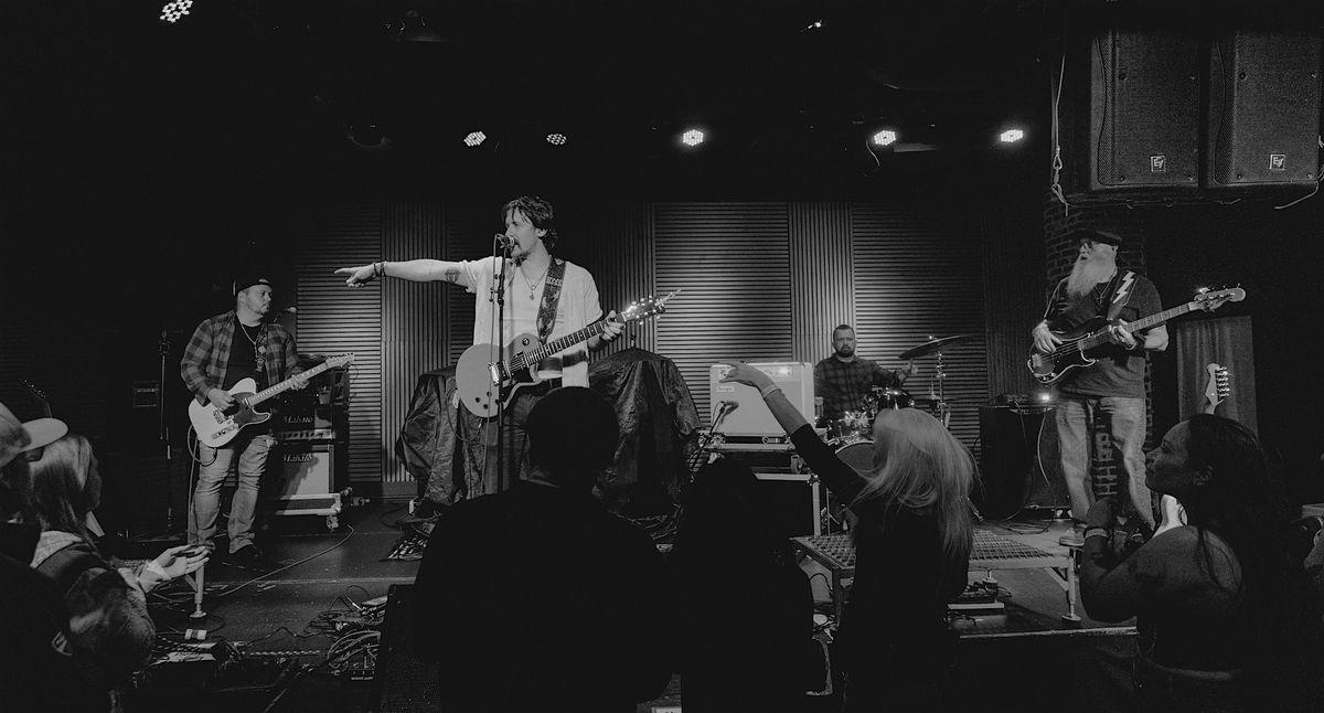 Isaac Rudd & The Revolvers w\/ Lea Marra & The River Boys @ The Mousetrap