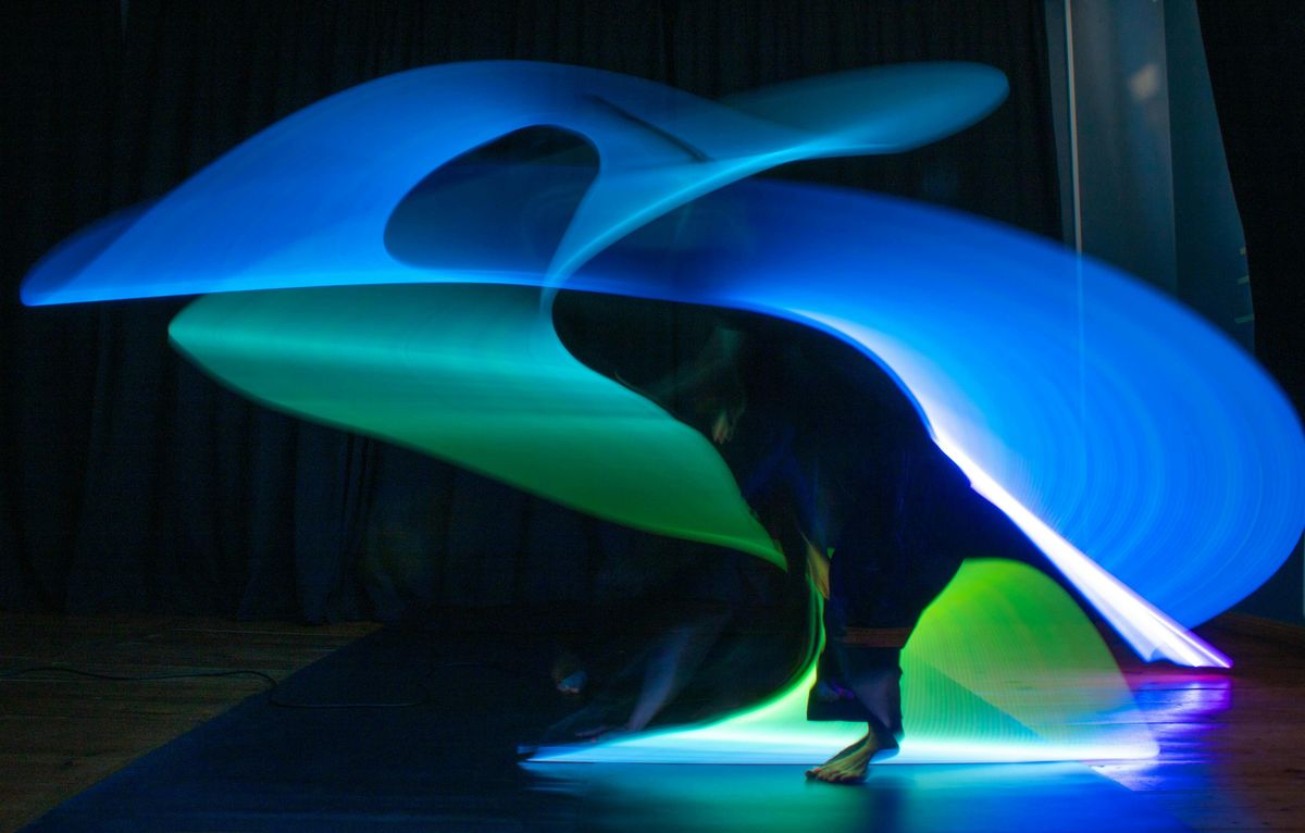 Glow Motion - Lightpainting trifft Tanz
