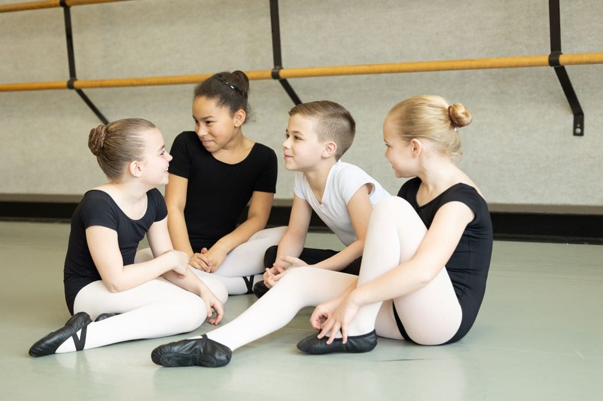 Houston Contemporary Dance Company - Toward Joy at Zilkha Hall - Hobby Center