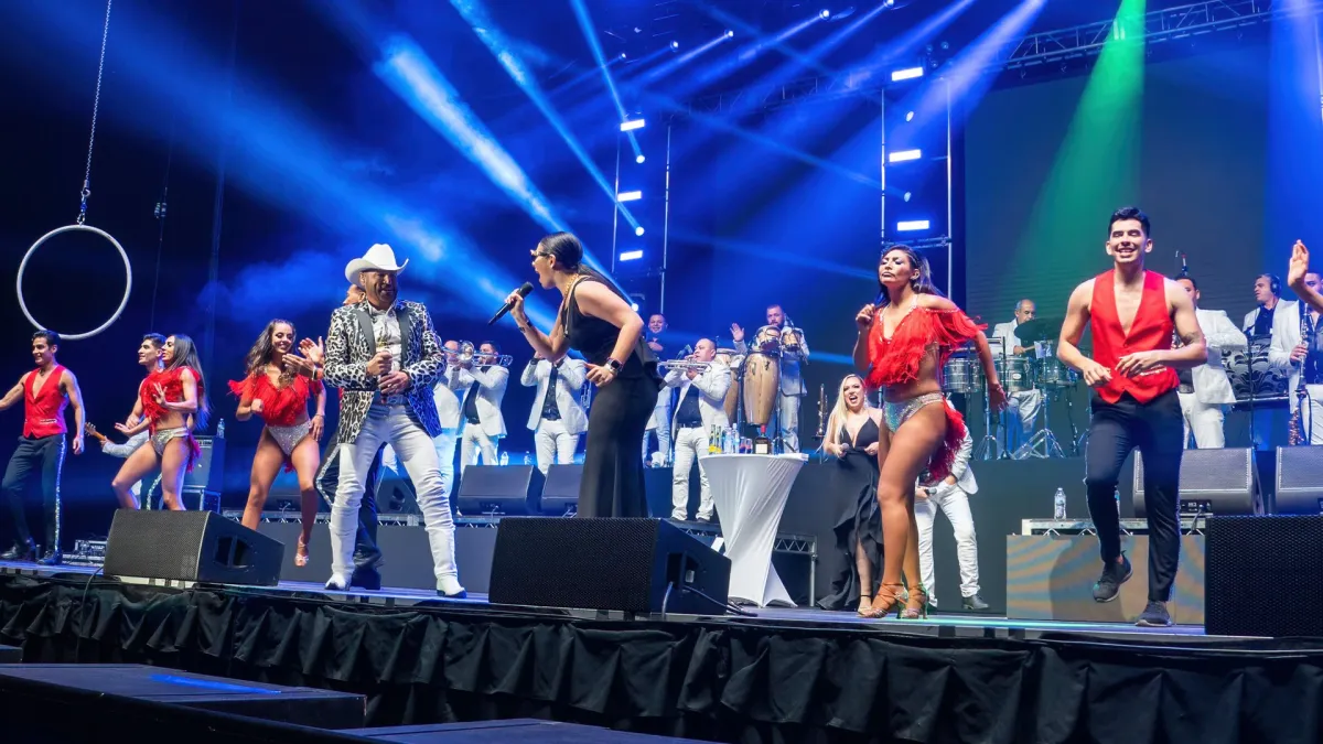 Pancho Barraza, Alicia Villarreal in Charlotte