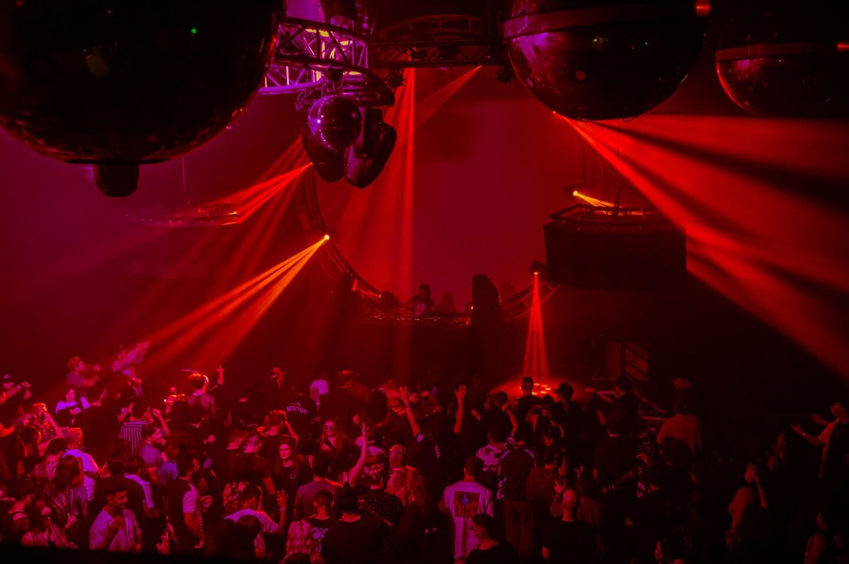 idgFNK - smith at Walter Studios