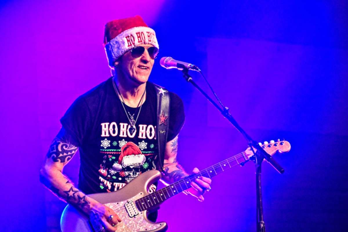 Gary Hoey: Gary Ho Ho Hoey 30th Anniversary at Sellersville Theatre 1894