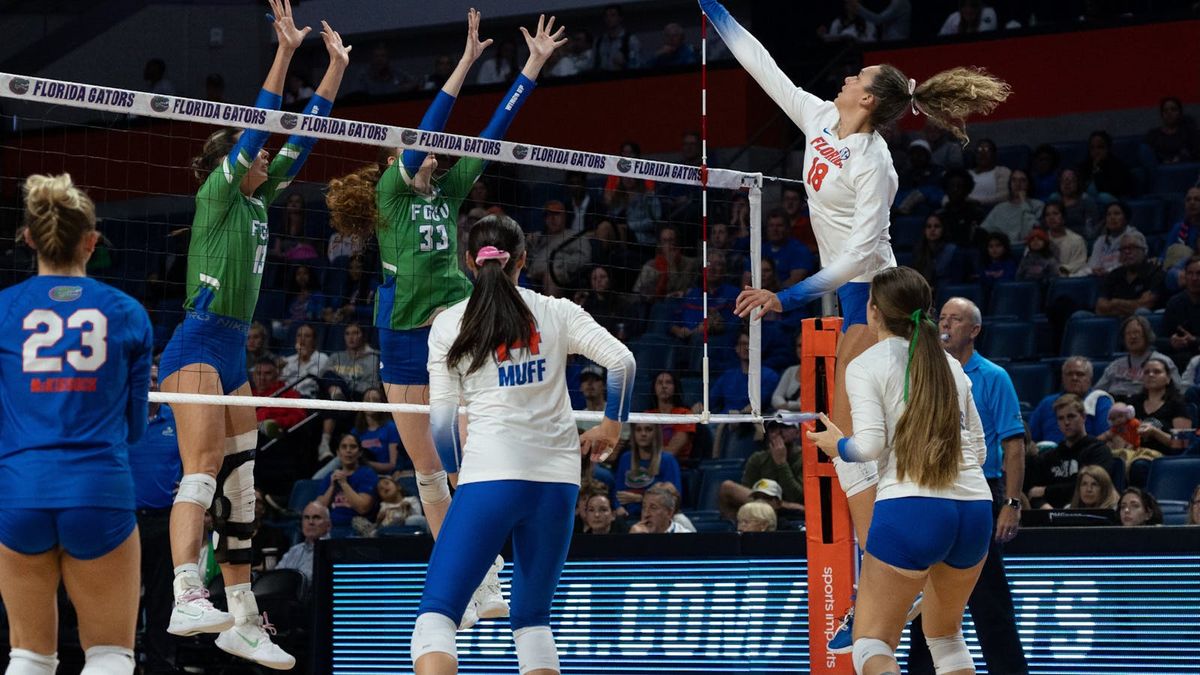Parking Florida Gators at Wisconsin Badgers Womens Volleyball